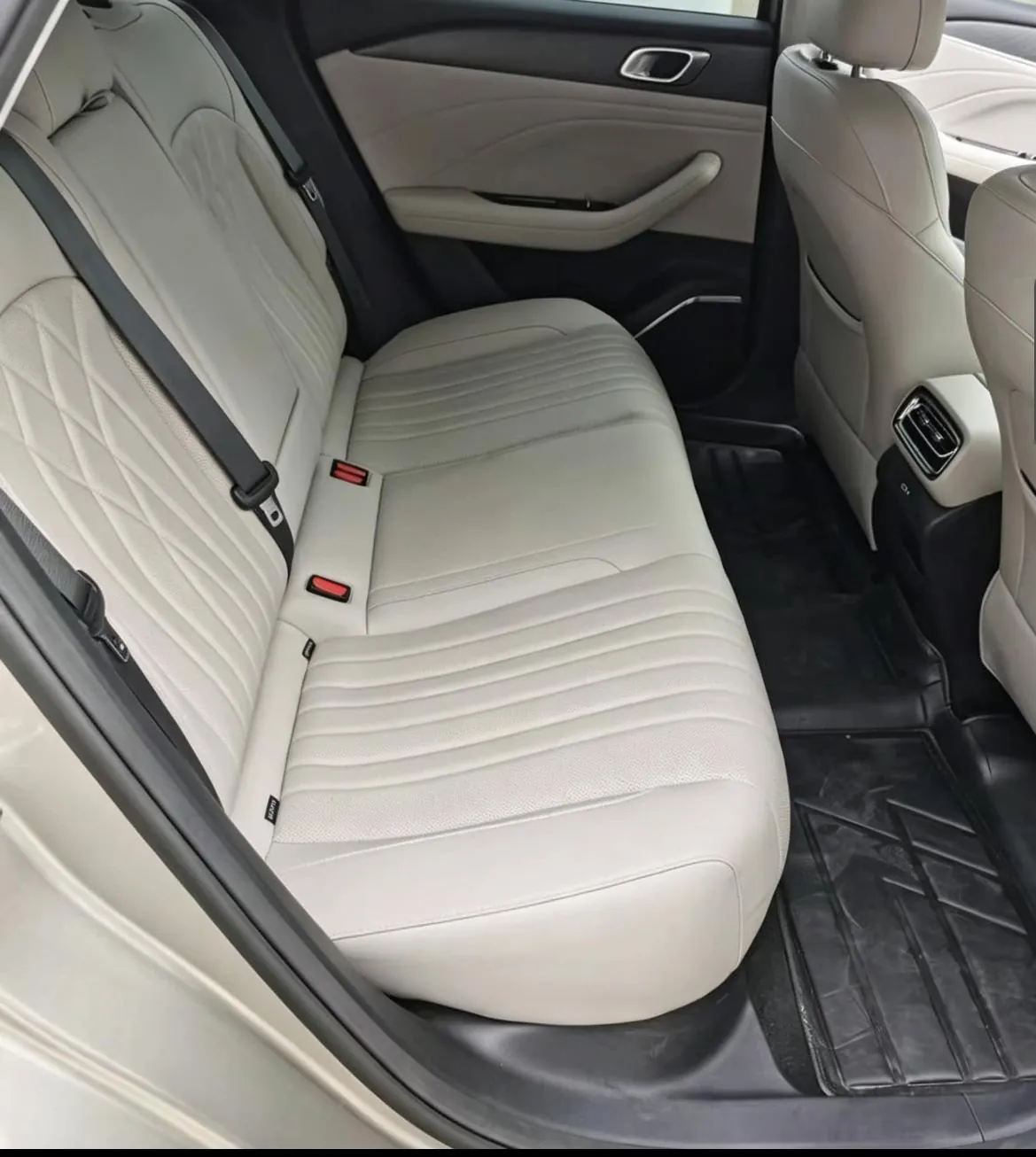 Geely Galaxy 2025 xingyao 6 EM-i 1.5 125km exploration version automatic gear 5