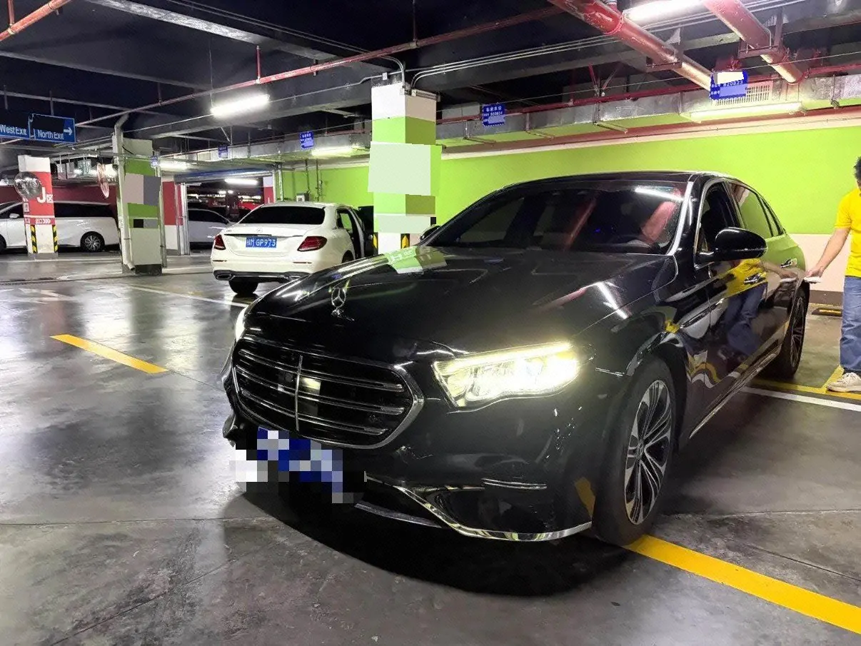 打开图片灯箱:Mercedes Benz E Class 2025 E 300 L 48V 2.0T Luxury Sports (Modified) Automatic Gear
