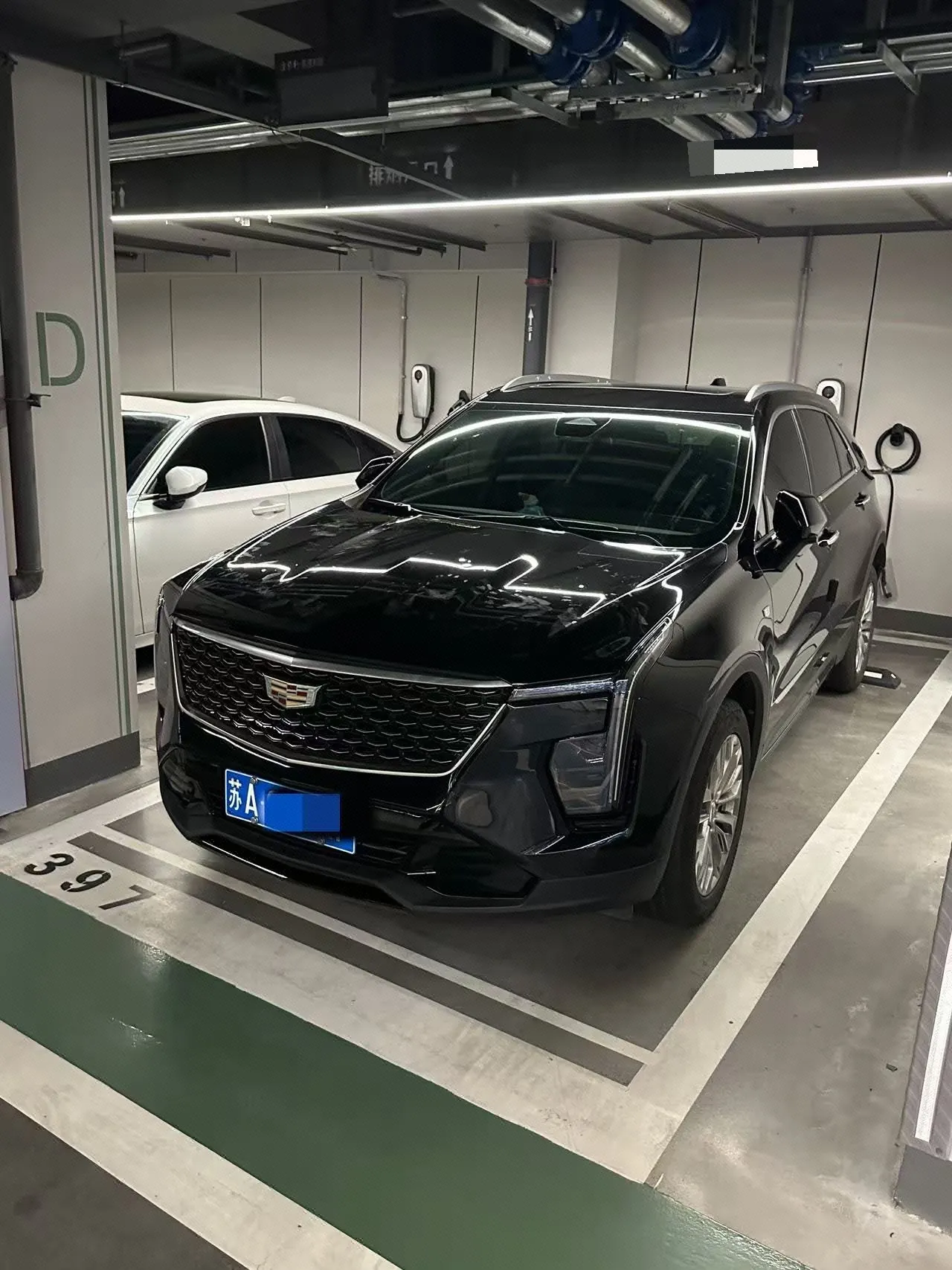 Open image lightbox: Cadillac 2024 XT4 48V 2.0T 28T Two-Drive Luxury Automatic Gear