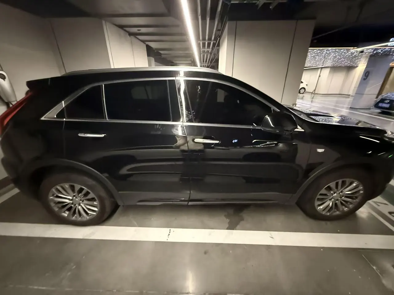 Cadillac 2024 XT4 48V 2.0T 28T Two-Drive Luxury Automatic Gear 3
