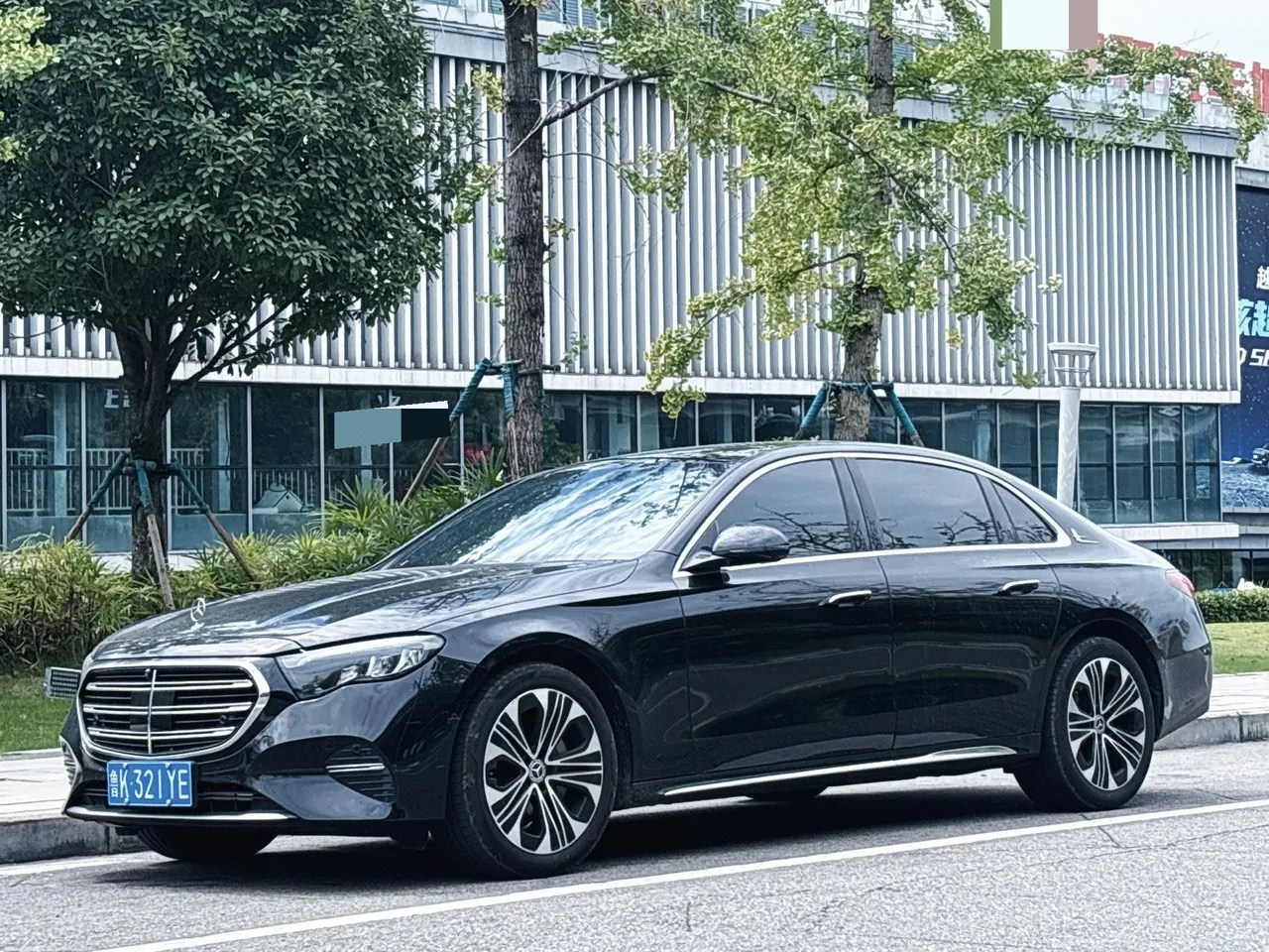 Open image lightbox: Mercedes Benz E Class 2025 E 300 L 48V 2.0T Luxury Automatic Gear
