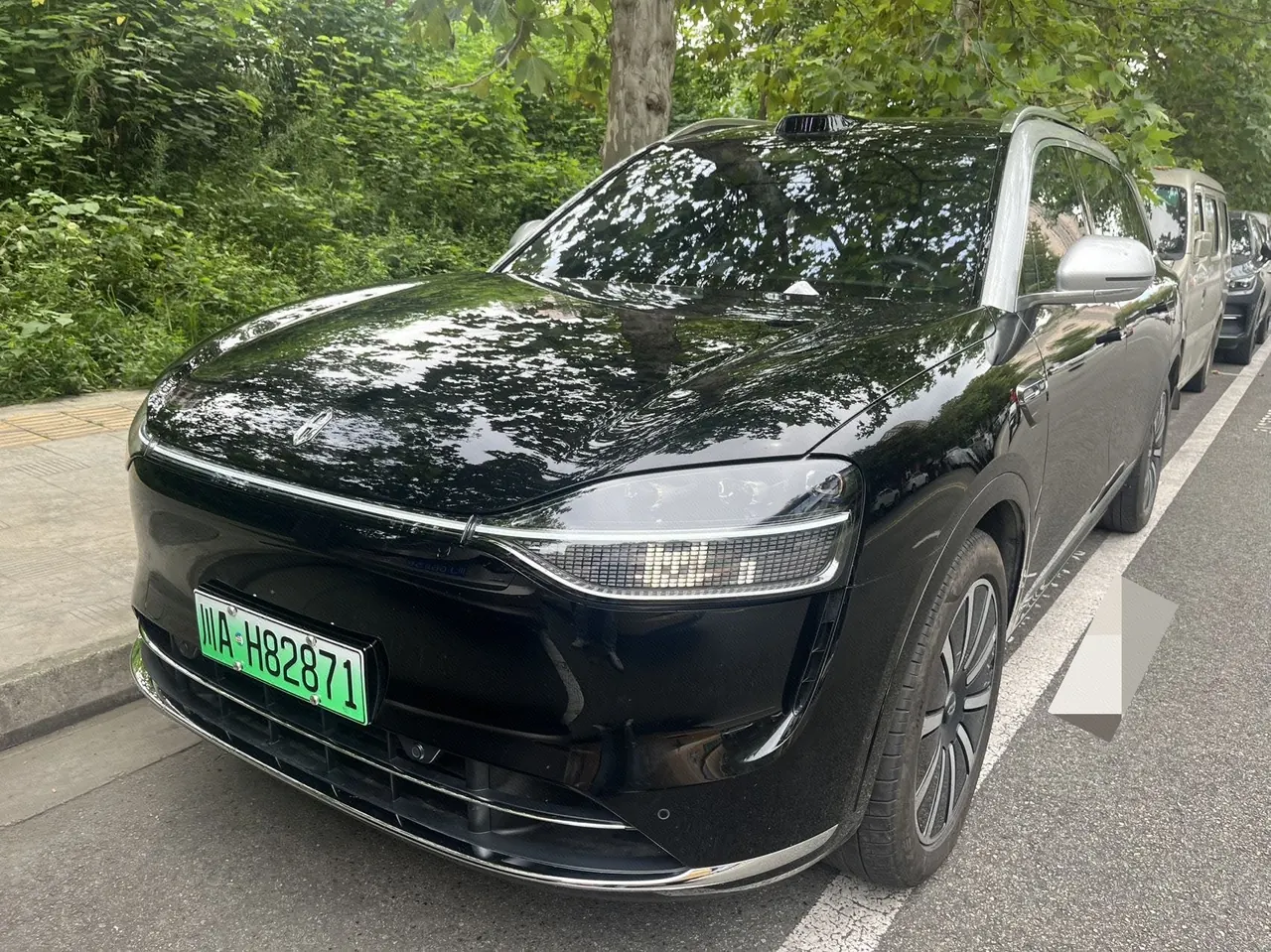 Open image lightbox: AITO 2025 AITO M9 extended range Max version 52kWh6 seat version automatic gear