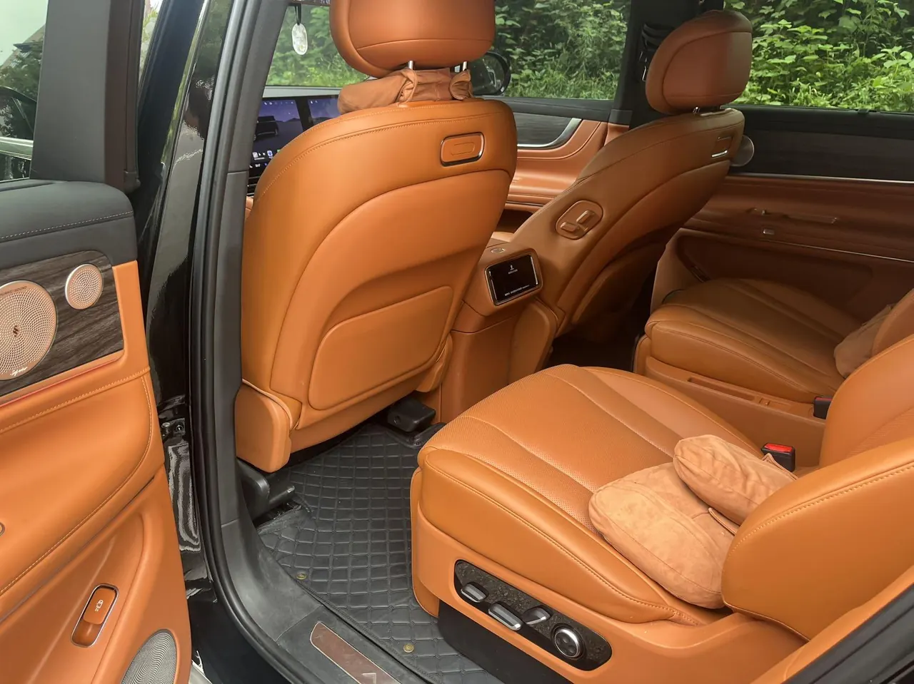 AITO 2025 AITO M9 extended range Max version 52kWh6 seat version automatic gear 6