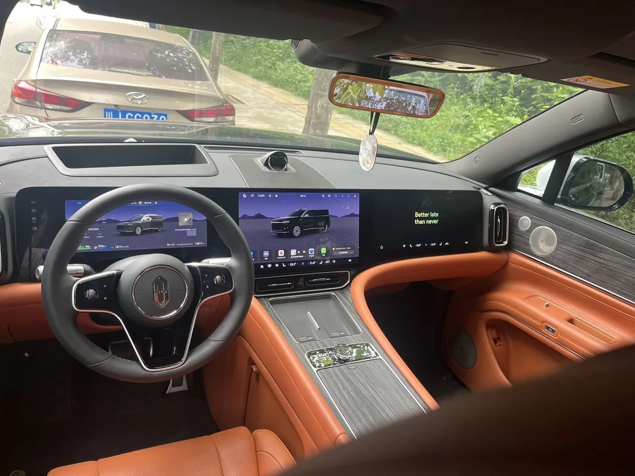 AITO 2025 AITO M9 extended range Max version 52kWh6 seat version automatic gear 8