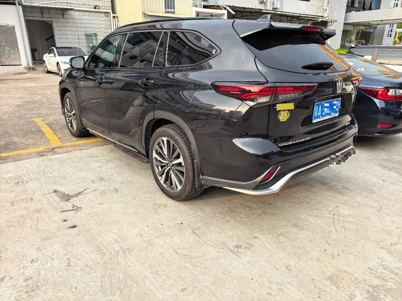 Toyota 2024 Crown Land Release HEV 2.5 Stepless Four-wheel Drive Premium Edition Automatic Gear 2