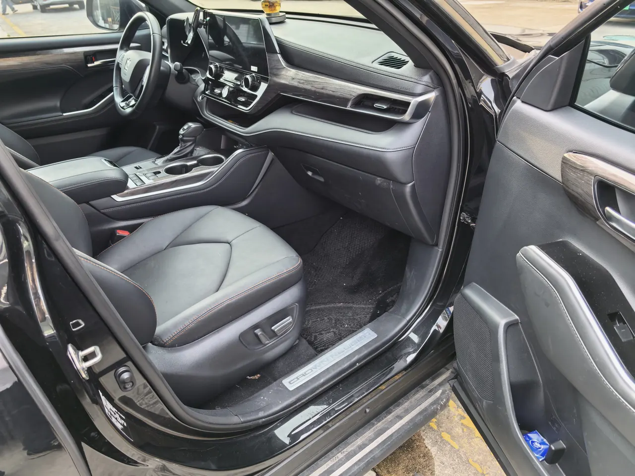 Toyota 2024 Crown Land Release HEV 2.5 Stepless Four-wheel Drive Premium Edition Automatic Gear 5