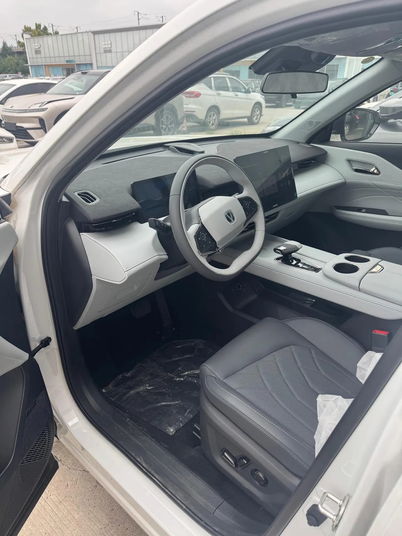 ChangAn 2024 UNI-Z Smart Electric iDD 1.5 Stepless 125km Excellent Automatic Gear 2