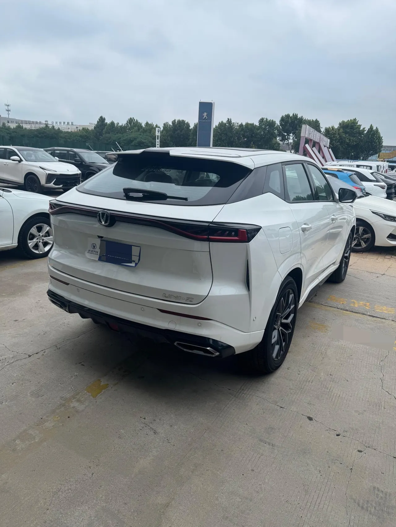 ChangAn 2024 UNI-Z Smart Electric iDD 1.5 Stepless 125km Excellent Automatic Gear 5