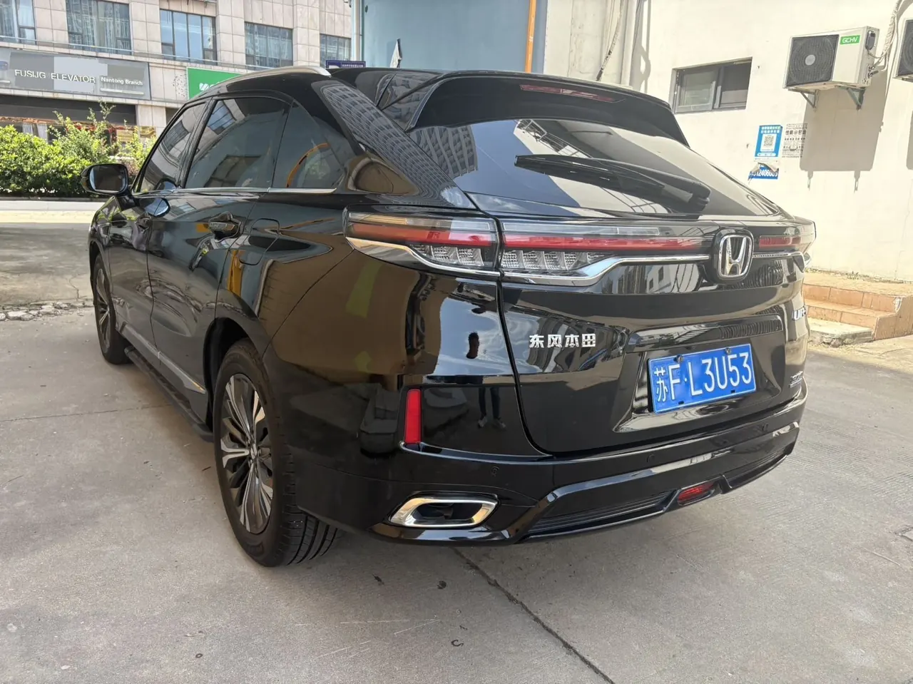 Honda 2023 UR-V 2.0T 370TURBO two-drive elegant version of automatic gear 3