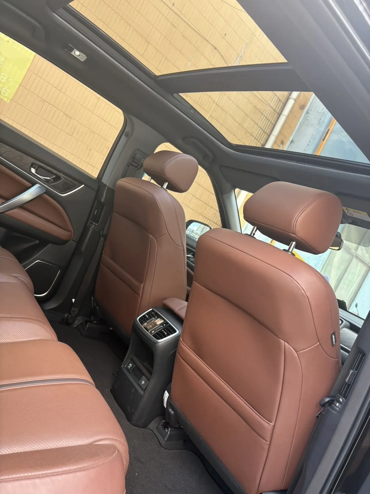 Honda 2023 UR-V 2.0T 370TURBO two-drive elegant version of automatic gear 5