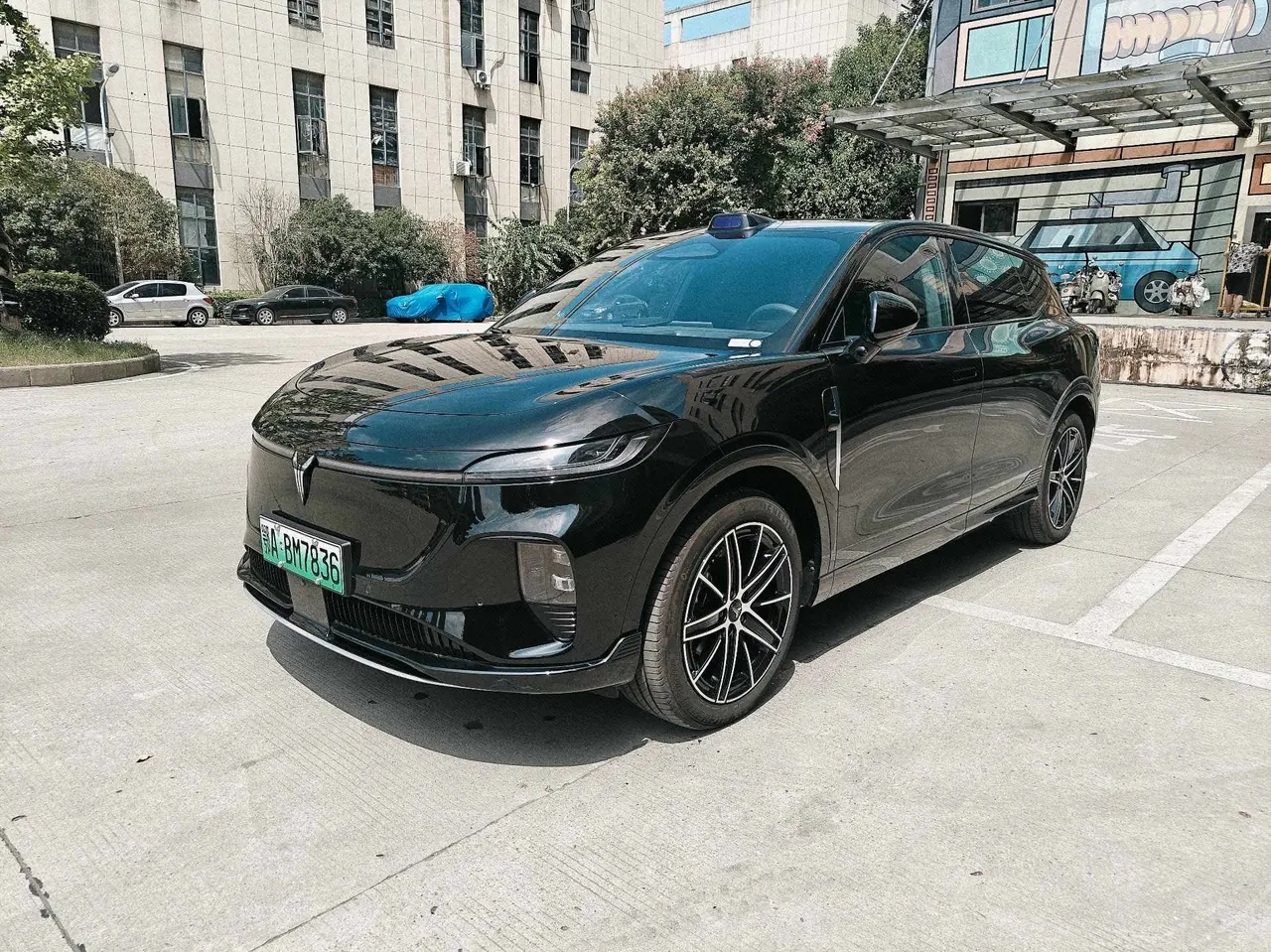 打开图片灯箱:Voyah 2025 bosom friend four-wheel drive dry Kun version automatic gear