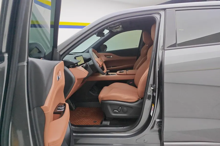 ChangAn 2025 UNI-Z 1.5T Luxury Automatic 4