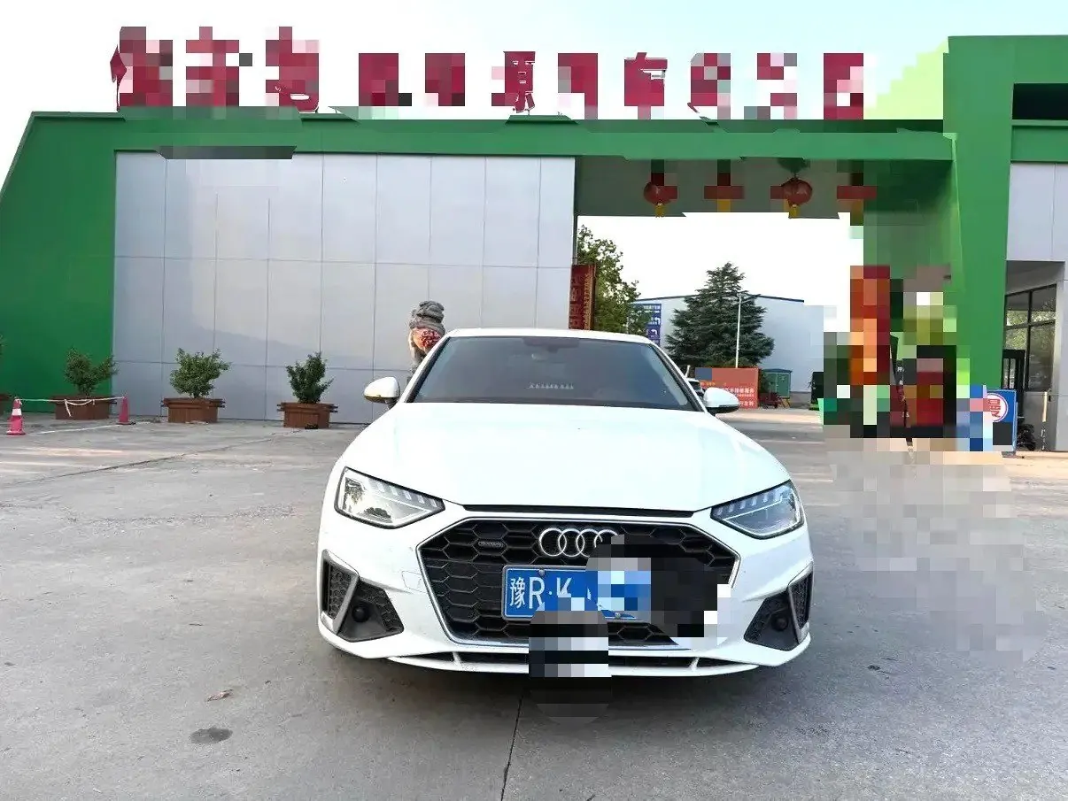 Audi 2020 A4L 2.0TFSI 40TFSI Fashion Dynamic Automatic 2