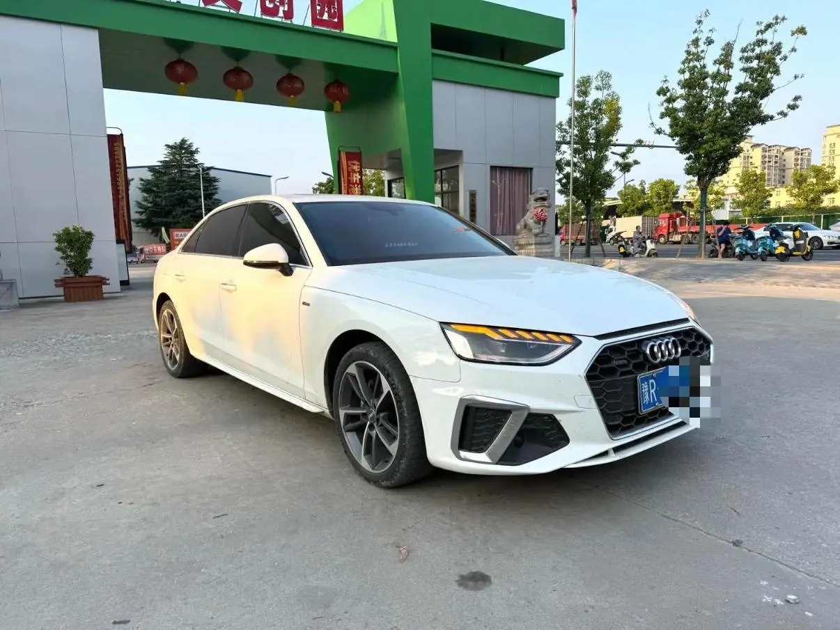 Audi 2020 A4L 2.0TFSI 40TFSI Fashion Dynamic Automatic 3