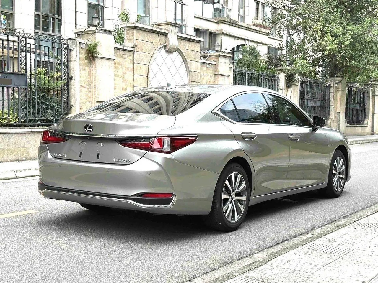 Lexus ES (Imported) 2020 ES200 2.0 Stepless Deluxe Edition Automatic Gear 4