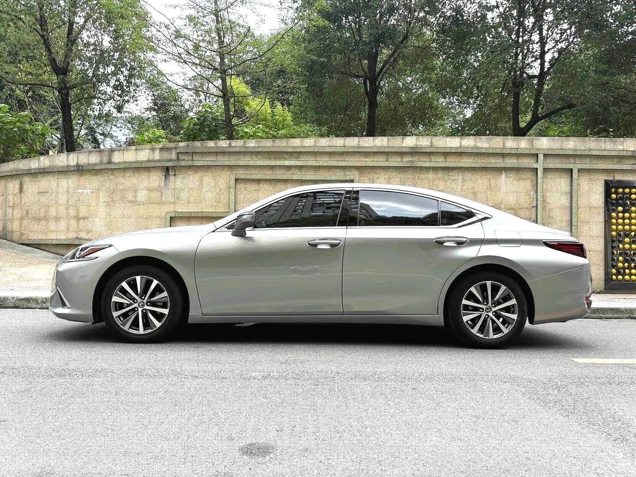 Lexus ES (Imported) 2020 ES200 2.0 Stepless Deluxe Edition Automatic Gear 5