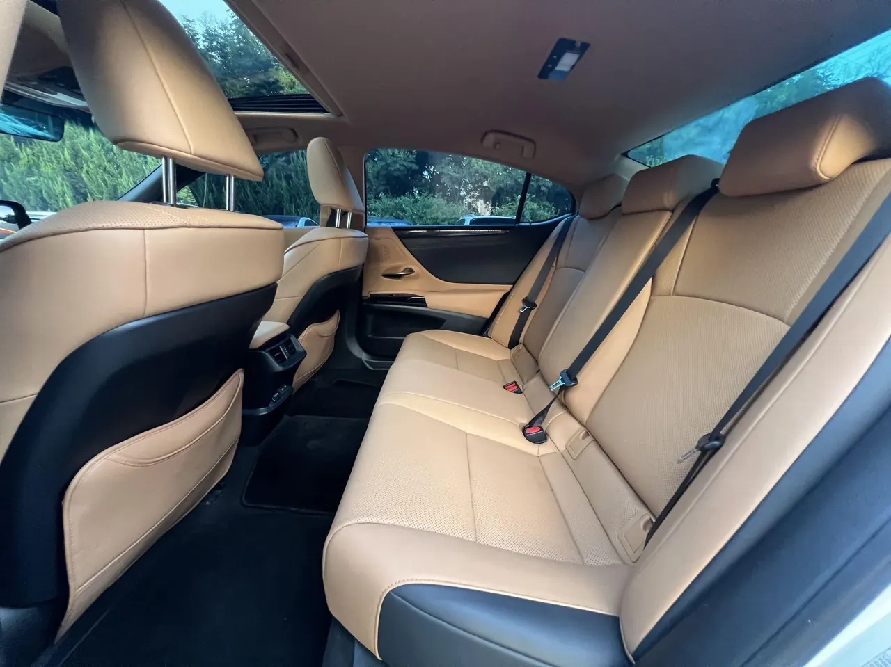 Lexus ES (Imported) 2023 ES200 2.0 Stepless Premium Edition Automatic Gear 6
