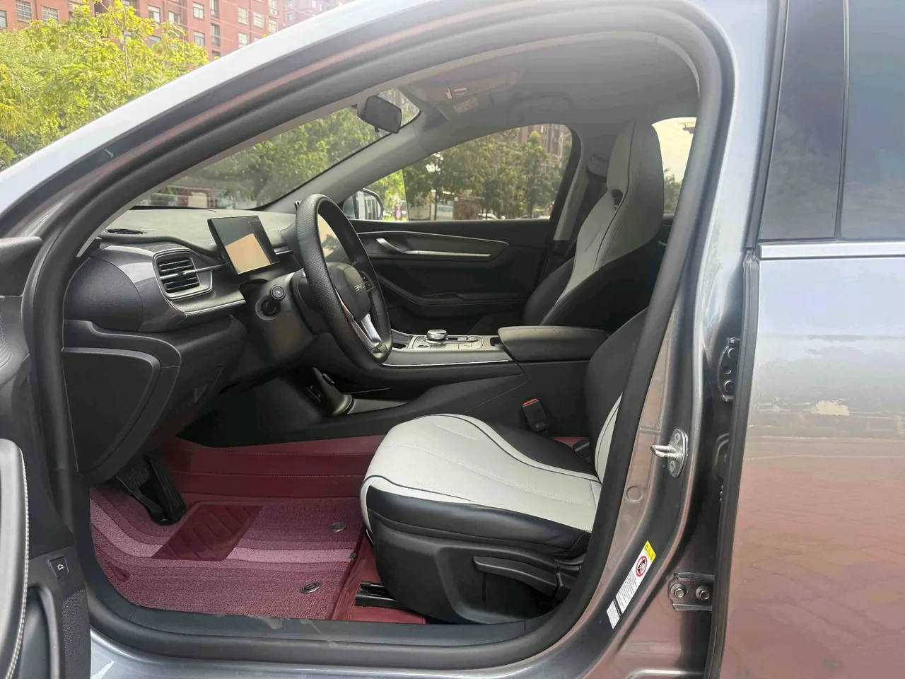 BYD 2024 destroyer 05 DM-i 1.5 stepless glory version 55KM luxury automatic gear 2