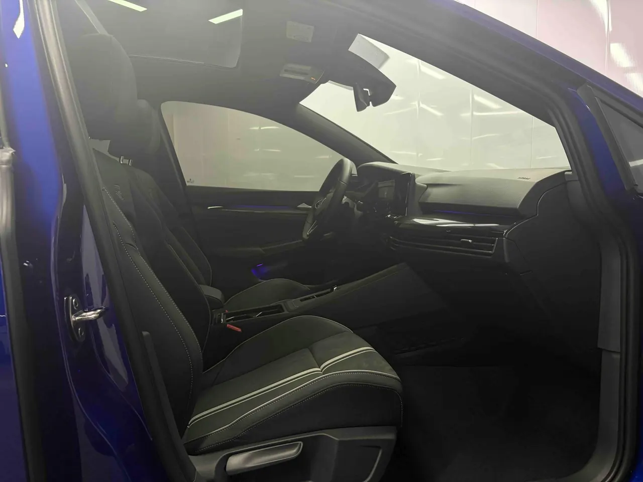 Volkswagen 2021 Golf 8 R-Line 1.4TSI 280TSI Automatic 11