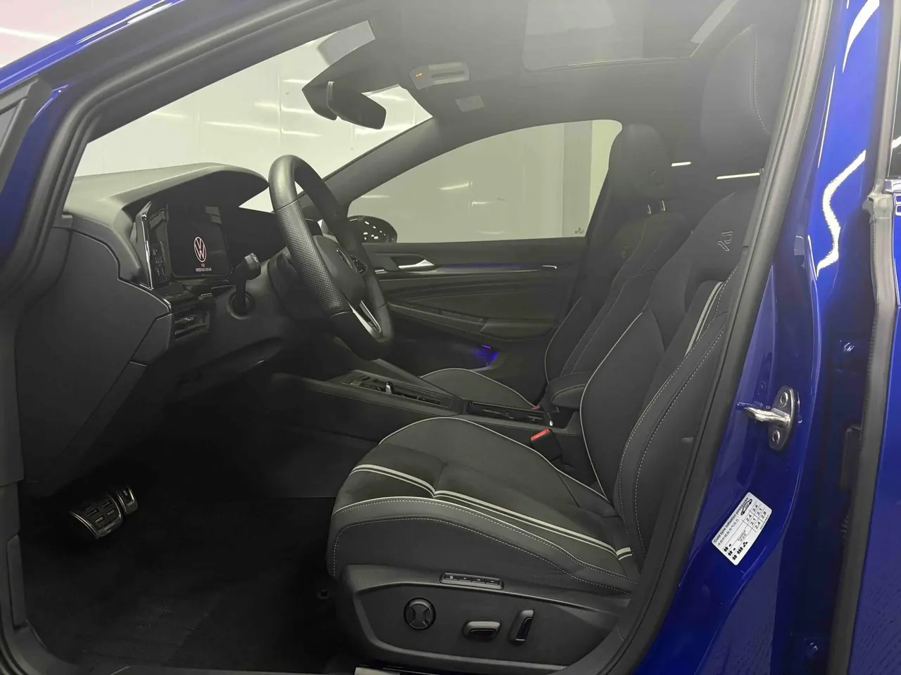 Volkswagen 2021 Golf 8 R-Line 1.4TSI 280TSI Automatic 13