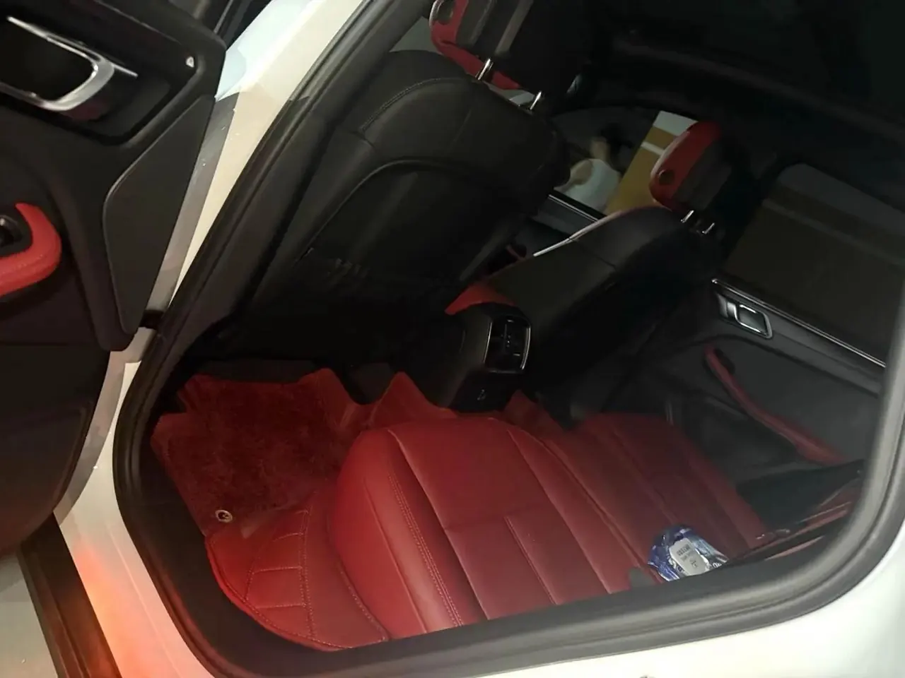 Porsche Macan (Imported) 2024 Macan 2.0T Automatic Gear 3