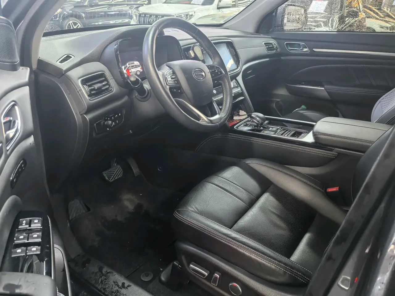 Chuanqi 2020 GS8 2.0T 390T Two-Drive Deluxe Zhilian Edition Seven-seat Automatic Gear 5