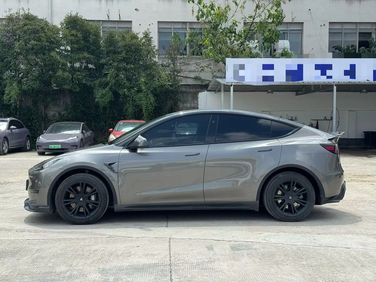 Tesla 2024 Model Y rear-wheel drive version automatic transmission 2