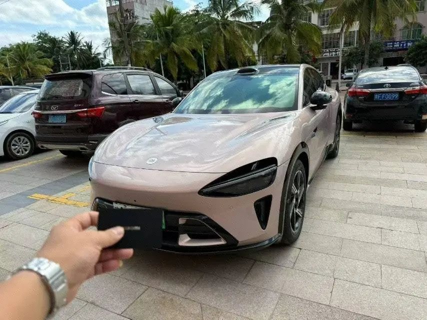 Open image lightbox: MI 2025 YU7 Long Endurance Four-wheel Drive Pro Edition Automatic Gear