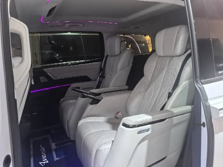 Buick 2023 Century 48V 2.0T Yunshi Edition 6-seat Automatic Gear 9