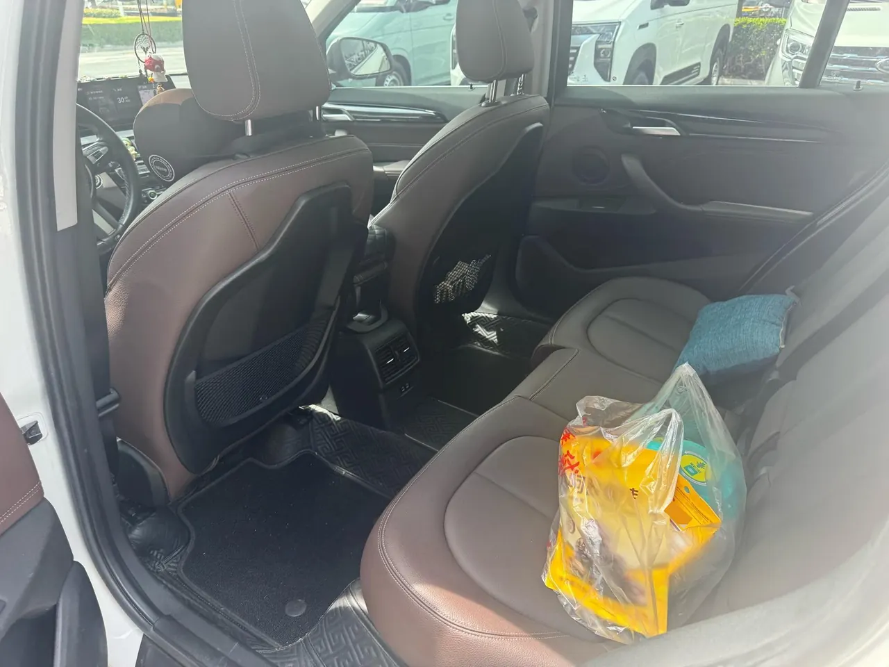 BMW 2020 X1 sDrive20Li 1.5T exclusive automatic gear 4