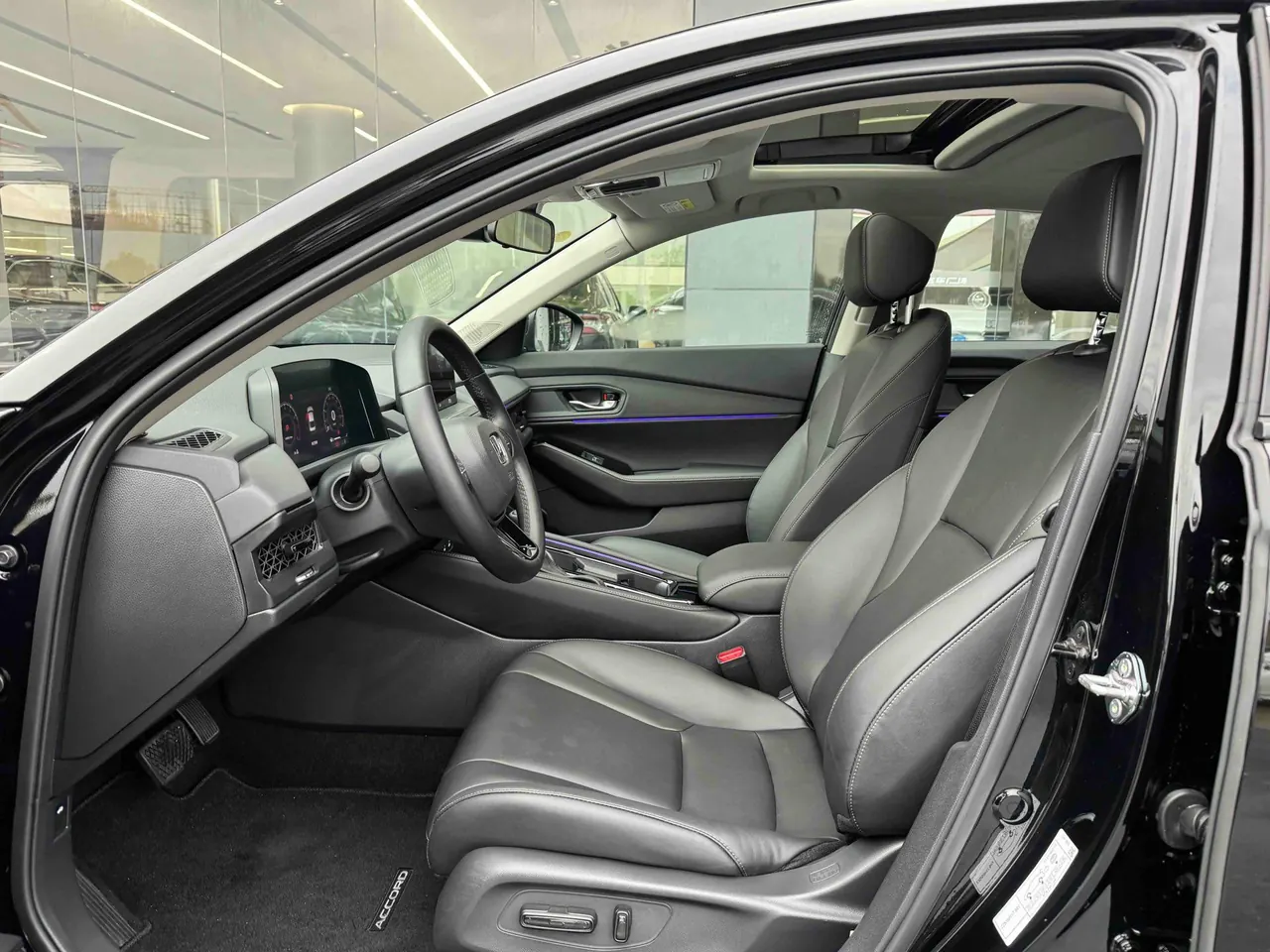 Honda 2025 11th Generation Accord 1.5T Stepless 260TURBO Sports Series Deluxe Automatic Gear 4