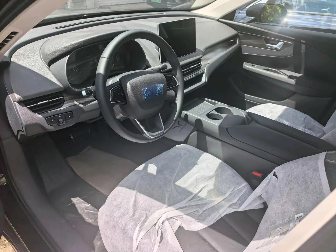 HongQi 2025 E-QM 5 610km PLUS automatic transmission 8