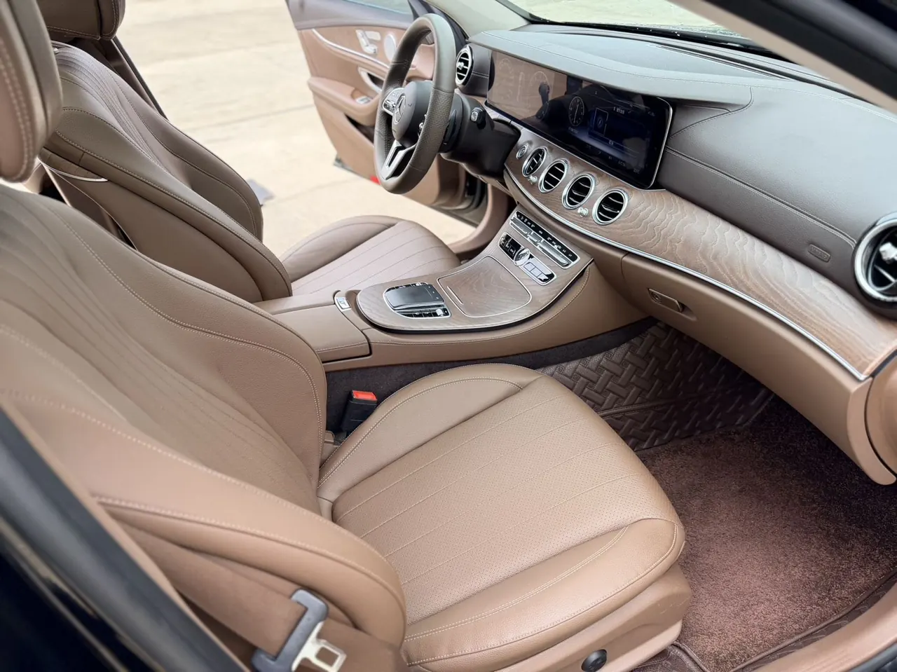 Mercedes Benz E Class 2020 E 300 L 2.0T Luxury Automatic Gear 6