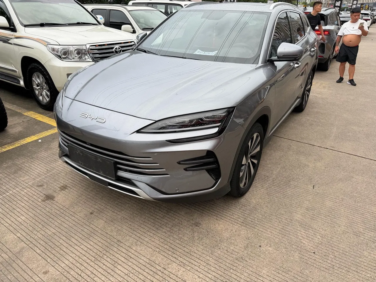 打开图片灯箱:BYD 2023 Song PLUS DM-i 1.5 Stepless Champion Edition 110KM Flagship PLUS Automatic Gear