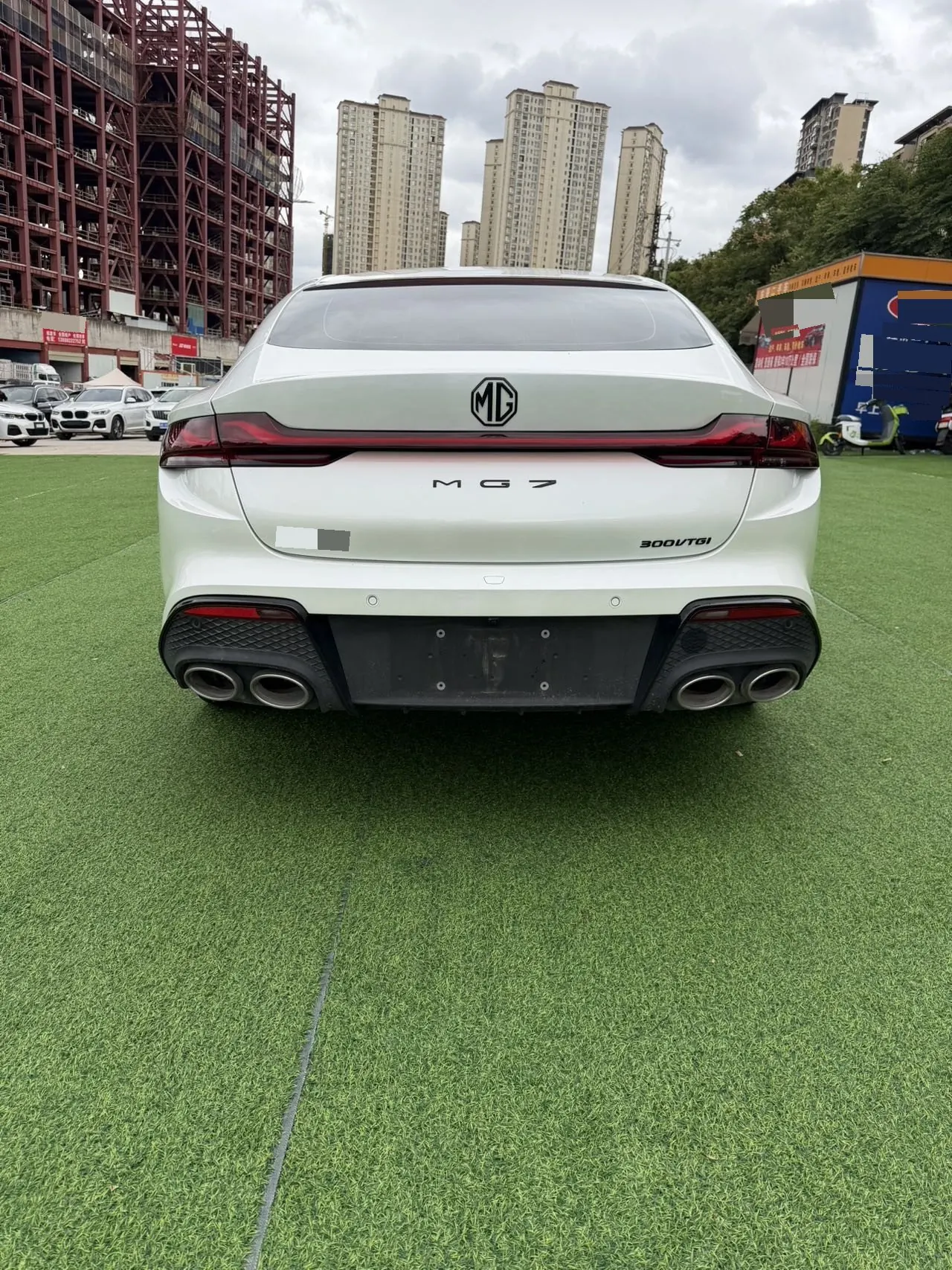 MG 2025 MG7 1.5T 300 Deluxe Edition Automatic Gear 8