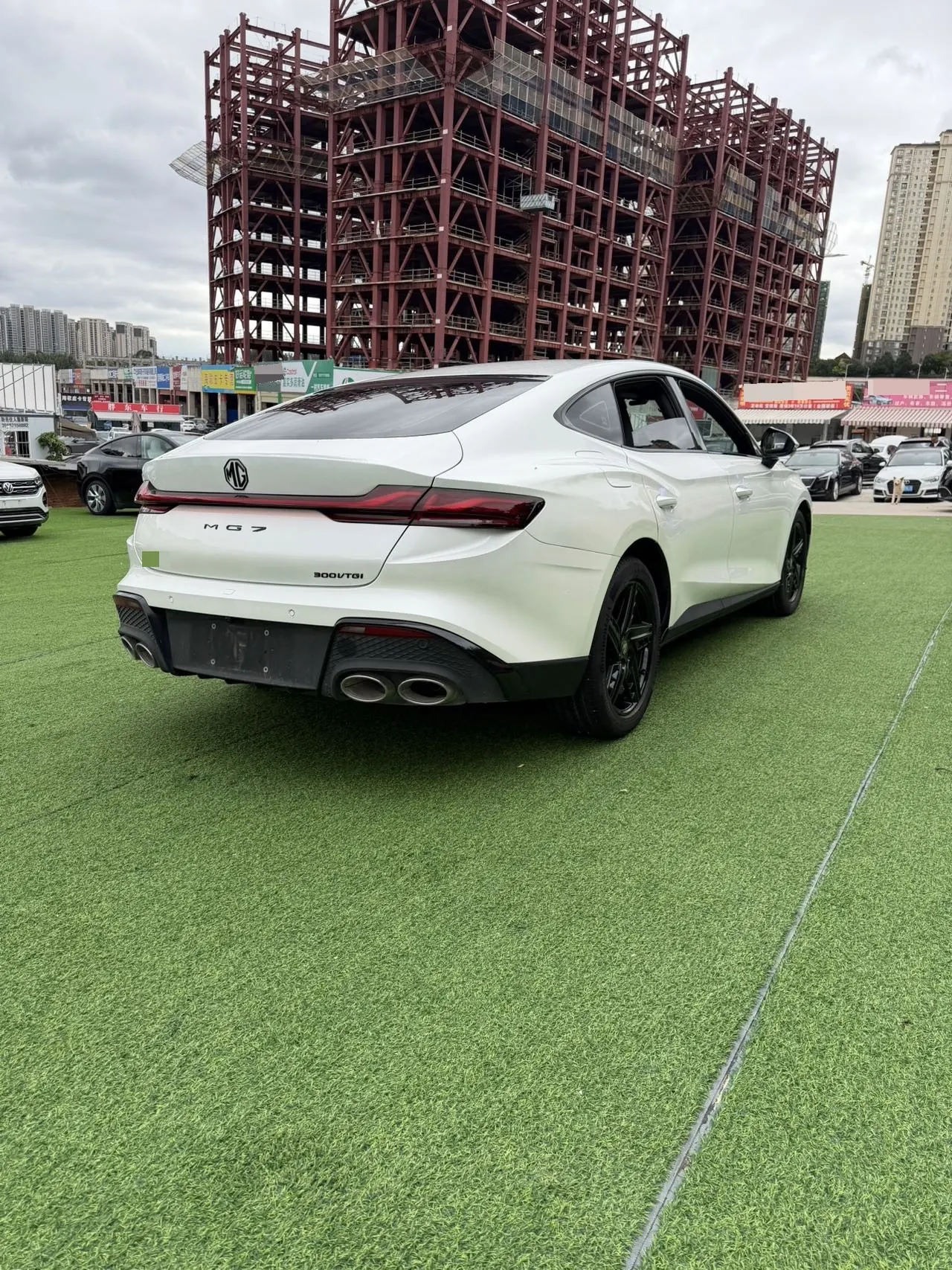 MG 2025 MG7 1.5T 300 Deluxe Edition Automatic Gear 9