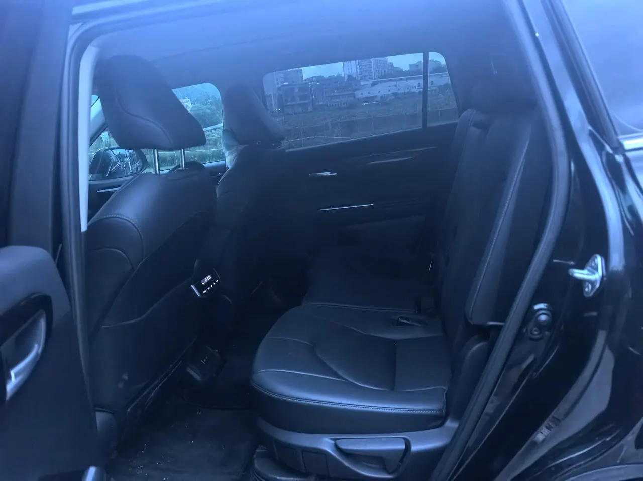 Toyota 2023 Highlander Dual Engine 2.5 Stepless Intelligent Electric Hybrid Four-wheel Drive Premium Edition 7-seat Automatic Transmission 5