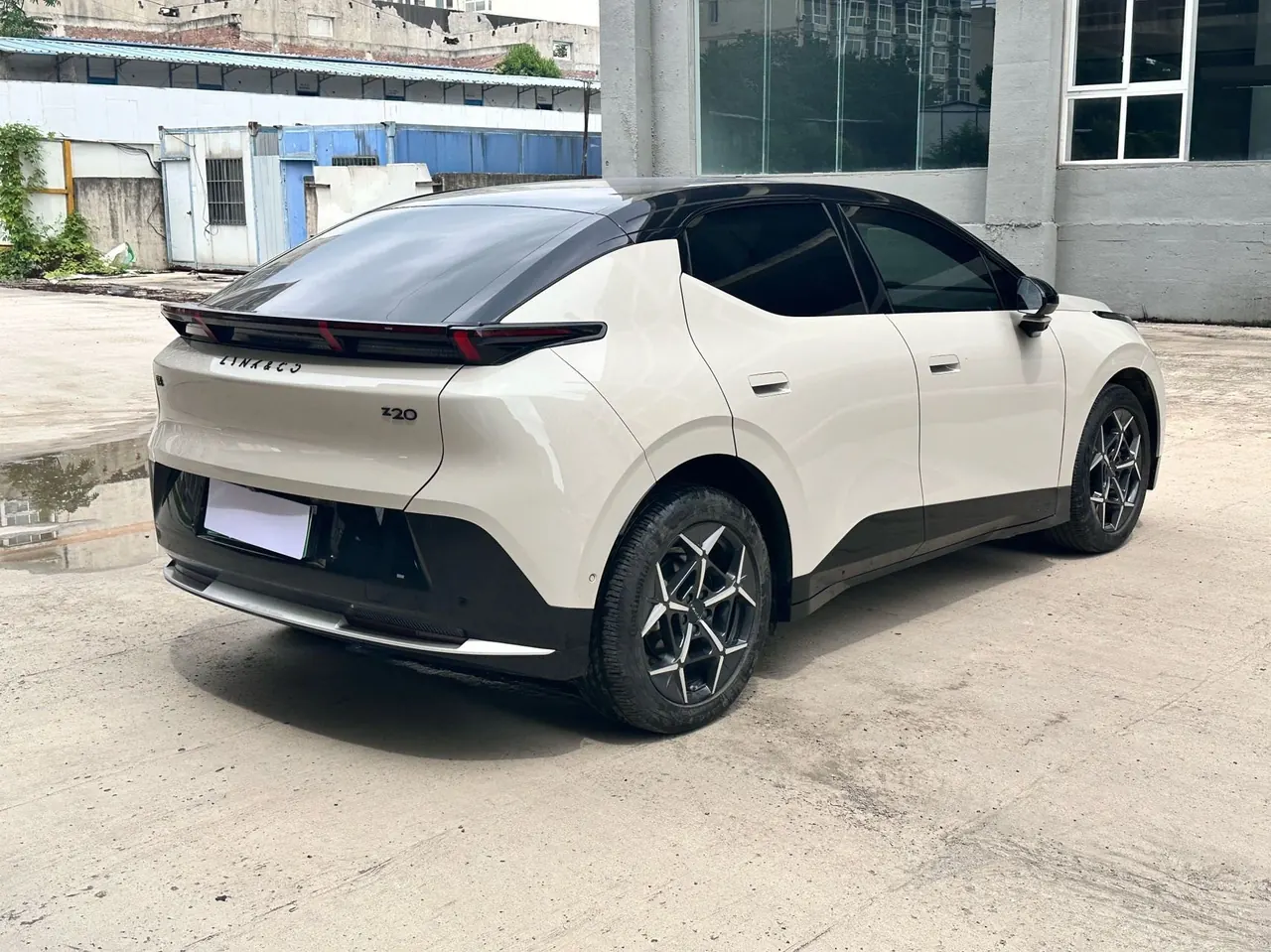 LYNK&amp;CO 2025 LYNK&amp;CO Z 20 530km Rear Drive Max Automatic 9