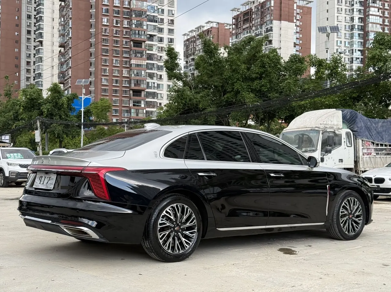 HongQi 2023 H5 2.0T Zhilian Qi Chang Edition Automatic Gear 9