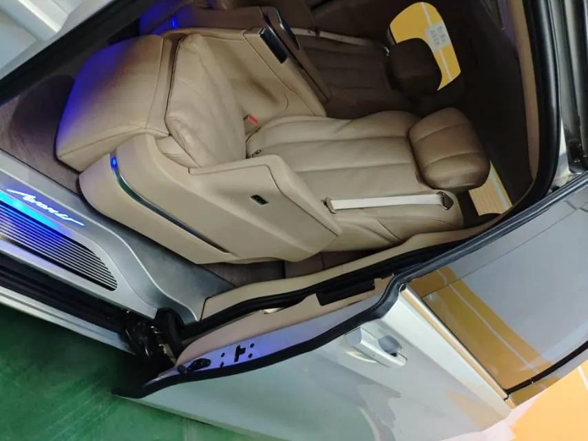 Buick 2025 GL8 Land Business Class 2.0T Comfortable DG Edition Automatic Gear 4