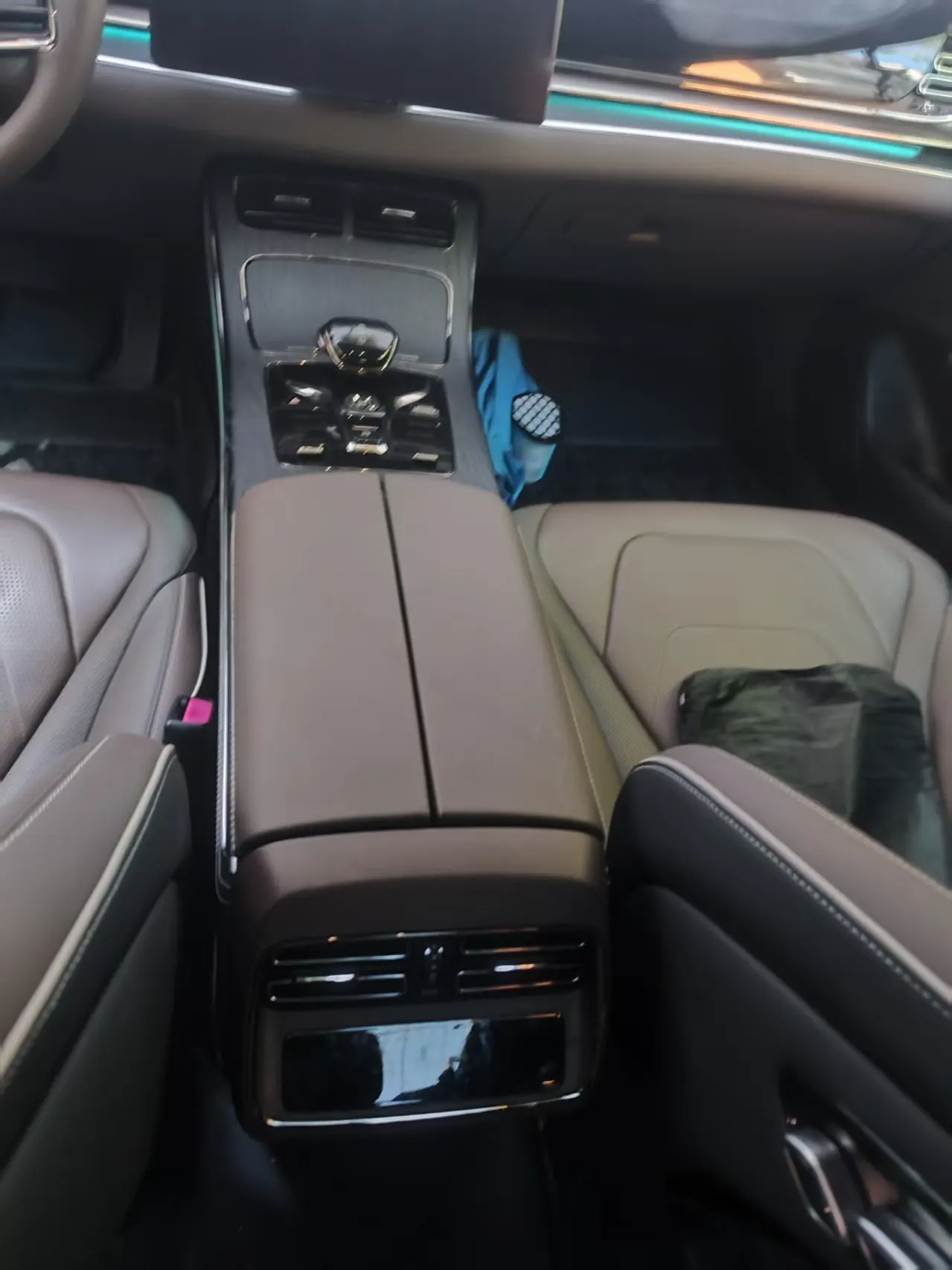 BYD 2022 Han DM-i 1.5T stepless 121KM exclusive automatic gear 11