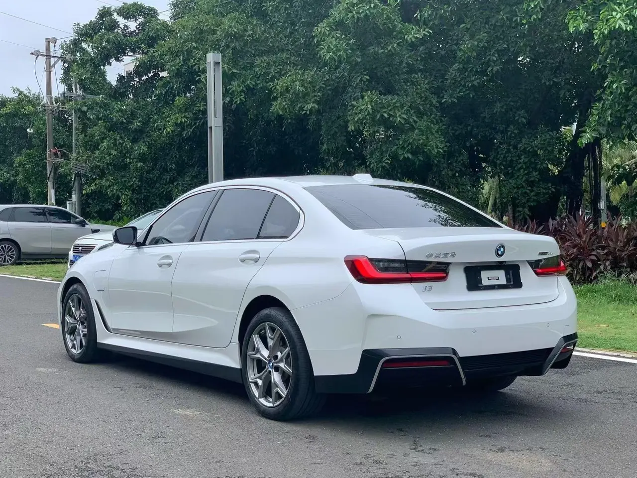 BMW 2022 i3 eDrive 35L automatic gear 7