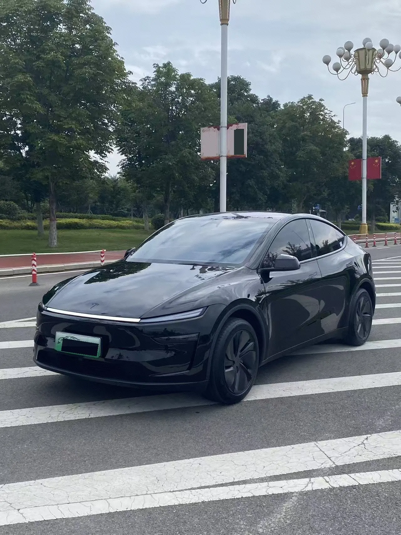 Open image lightbox: Tesla 2026 Model Y Rear-Wheel-Drive Automatic