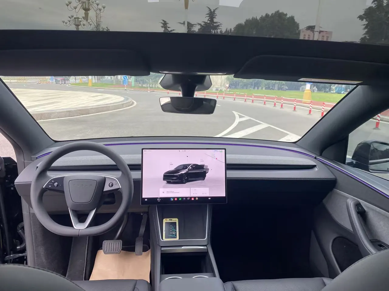 Tesla 2026 Model Y Rear-Wheel-Drive Automatic 8