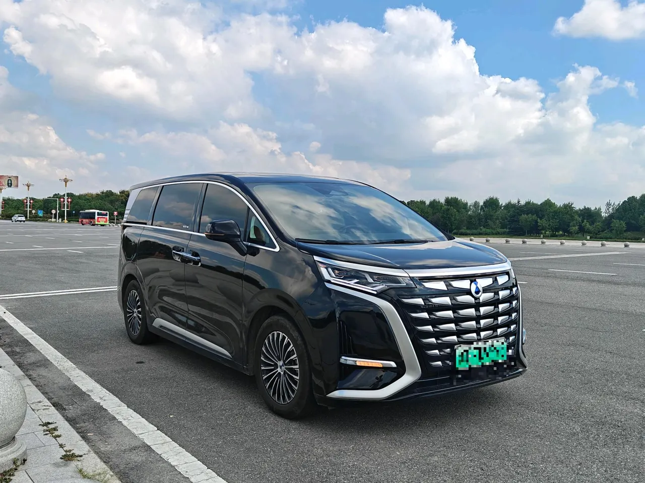 Denza 2024 Denza D9 DM-i 1.5T stepless 980 four-wheel drive distinguished automatic gear 4