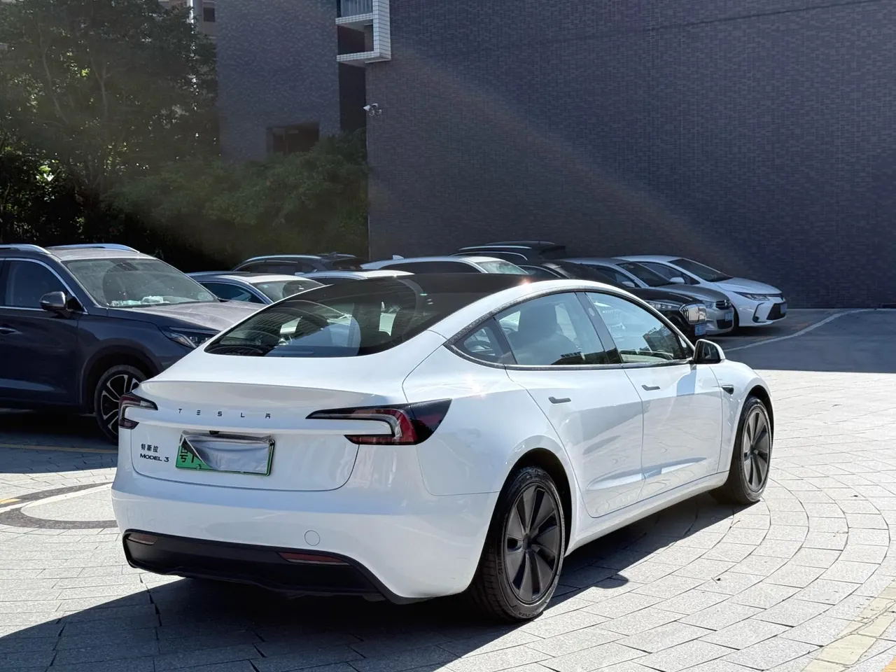Tesla 2025 Model 3 Rear-Wheel-Drive Edition (facelift) Automatic Transmission 9