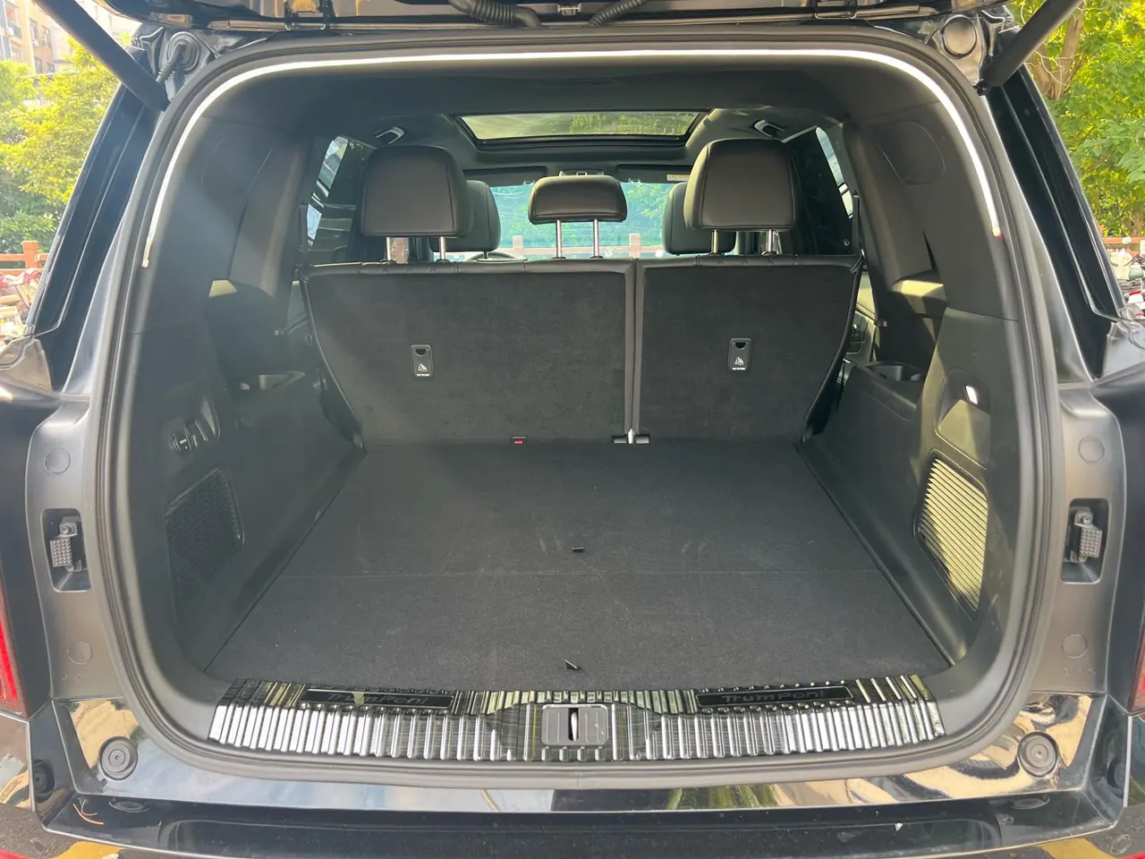 Trumpchi 2025 GS8 2.0TGDI Leading Series, Two-Wheel Drive Luxury Version, 5-Seater, Automatic Transmission 16