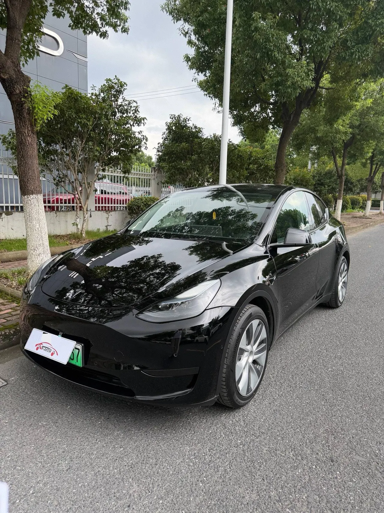 Open image lightbox: Tesla 2022 Model Y rear-wheel drive version (facelift) automatic gear