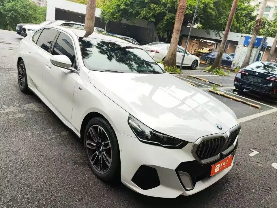 BMW 5 Series 2024 model 530Li 48V 2.0T Leading Edition M Sport Package Automatic 2