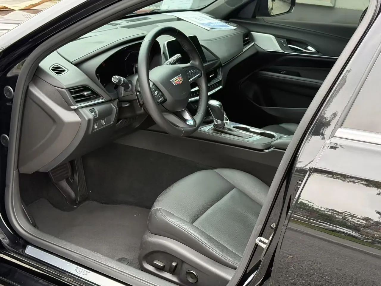 Cadillac 2022 CT4 2.0T 28T luxury automatic gear 5